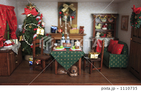 ドールハウス パーティー クリスマスの写真素材 [1110735] - PIXTA