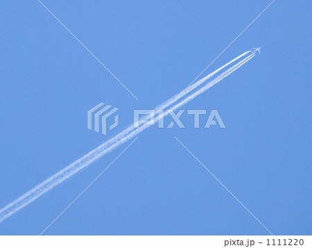 青空と飛行機雲 1111220