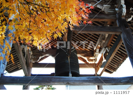 紅葉と鐘 1111957