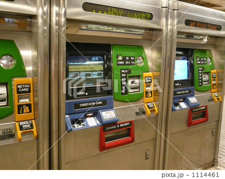 地下鉄の券売機 地下鉄の券売機 1114461