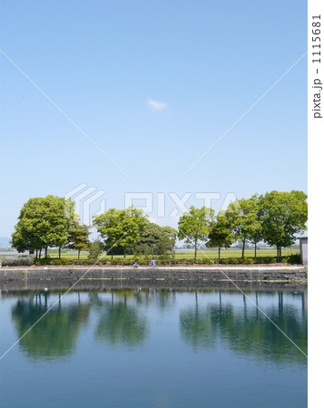 水辺の風景 1115681