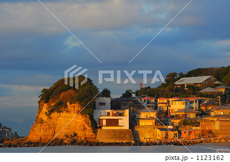 朝焼けに照らされる小動 1123162