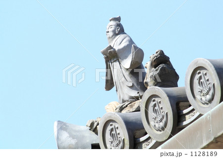 仁和寺の屋根にいた石造 1128189