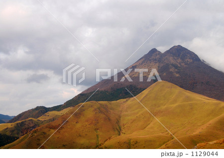 湯布院、由布岳の紅葉 湯布院、由布岳の紅葉 1129044