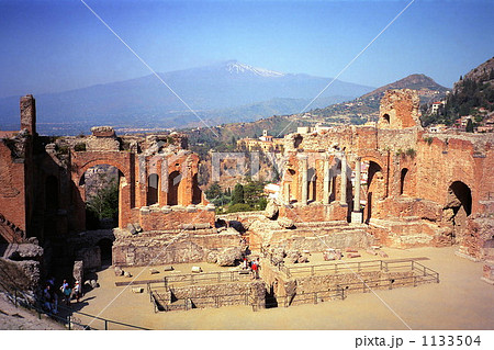 タオルミーナのギリシャ劇場とエトナ山 タオルミーナのギリシャ劇場とエトナ山 1133504