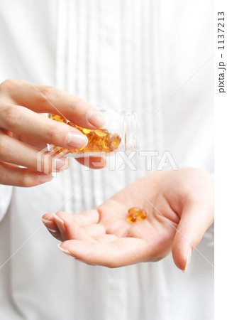 サプリメント 1137213