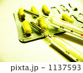 薬と体温計 1137593