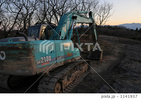 夕暮れのパワーショベル 1141937