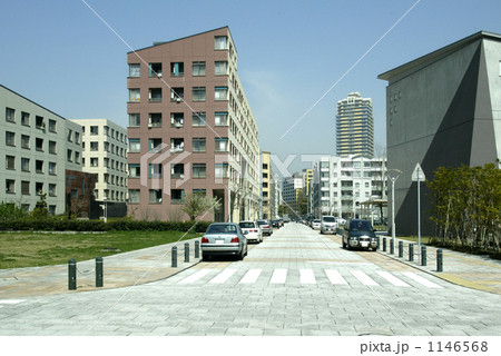 マンションと道路 マンションと道路 1146568