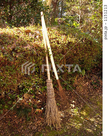庭掃除用の竹ぼうき 1151213