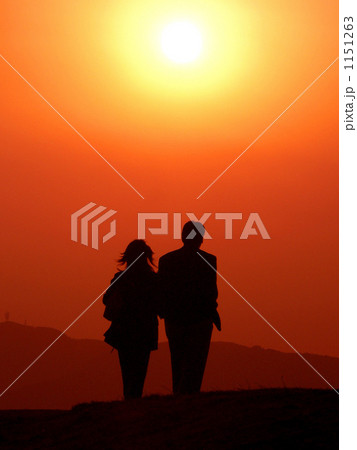 夕焼けとカップル 夕焼けとカップル 1151263
