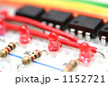 ブレッドボード上の電子部品 LED抵抗IC電子工作 ブレッドボード上の電子部品 LED抵抗IC電子工作 1152721