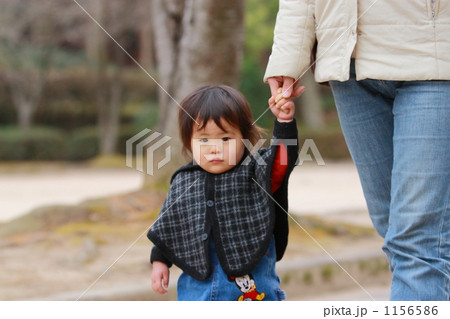 一歳 女児 赤ちゃんの写真素材 [1156586] - PIXTA