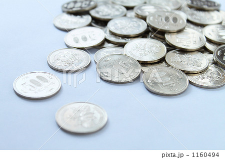 500円玉の散乱02 1160494