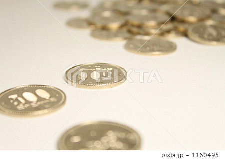 500円玉の散乱03 1160495