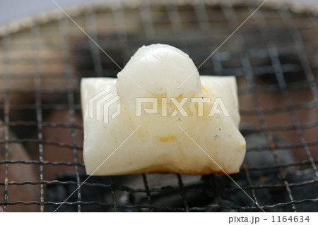 丸くふくらんだ焼きモチ 丸くふくらんだ焼きモチ 1164634