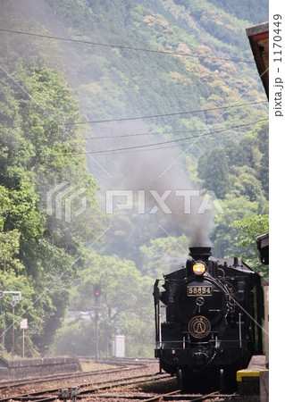 SL人吉が緑の名を白煙あげて 1170449