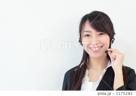 笑顔の20代女性 テレフォンアポインター 笑顔の20代女性 テレフォンアポインター 1175282