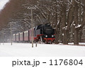 雪の中を行く機関車　モーリー 1176804