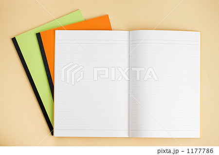 大学ノートと鉛筆 1177786