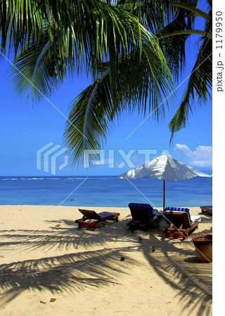 バリ島　サヌールのビーチ 1179950