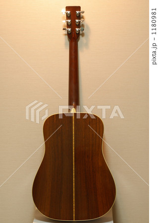 古いギター 1180981