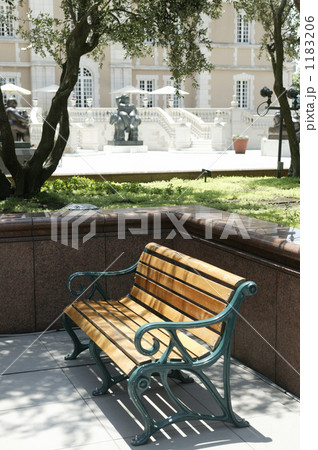 公園のベンチ 1183206