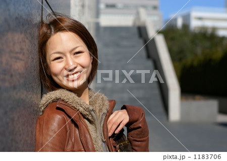 若い女性 1183706