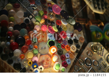 色とりどりのボタンたち 1184155