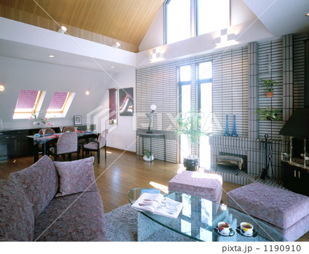 薪ストーブがあるリゾート風リビング 1190910