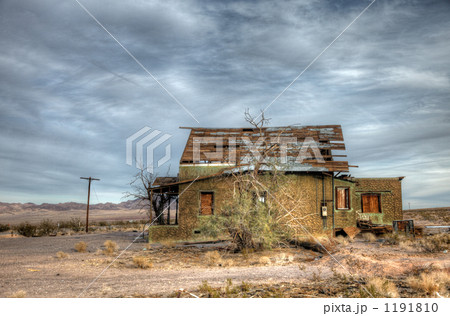 砂漠の廃屋 1191810