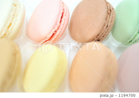 カラフルなフランス洋菓子マカロン。 1194700