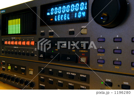 スタジオのプロ用機材 スタジオのプロ用機材 1196280