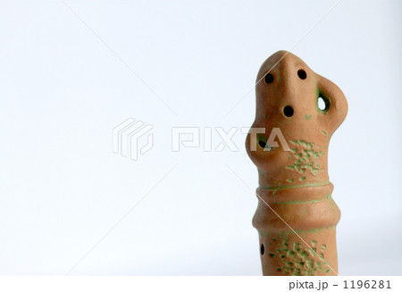 驚く小さな埴輪の小物 1196281
