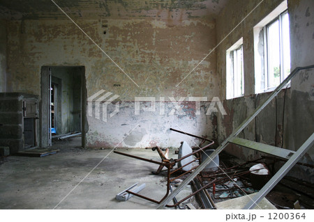 廃墟の日差しの写真素材 廃墟の日差しの写真素材