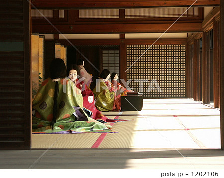 京都御所の官女の人形達 1202106