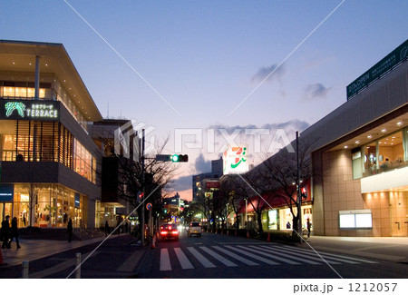 たまプラーザ駅前夕景 1212057