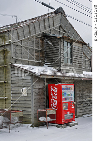 北海道　江差散歩・自動販売機のある風景 1213180