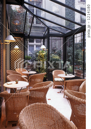 パリのカフェ 1214180