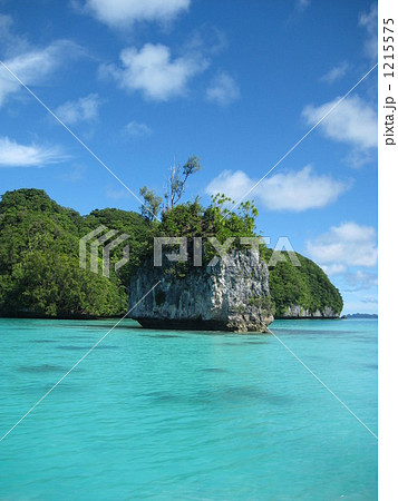 エメラルドブルーの海 エメラルドブルーの海 1215575