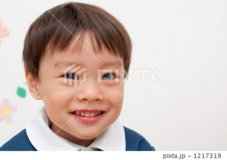 制服を着た男の子 1217319