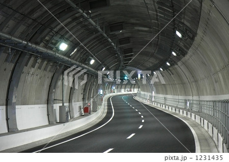 首都高 中央環状線の山手トンネル 新宿 東京 の写真素材