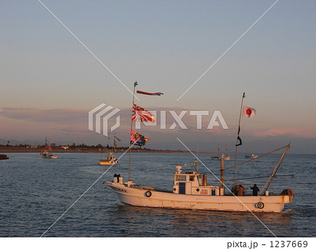 元旦の漁船 1237669
