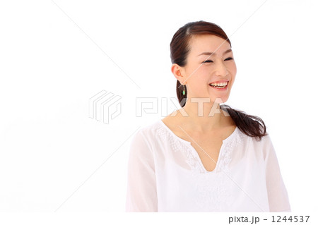 笑顔の女性 1244537
