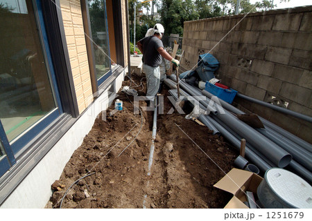 家の出来るまで・配管の設置 1251679