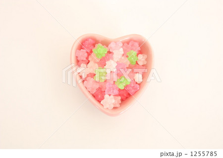 ハート形の器と金平糖 1255785