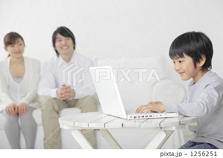 1256251