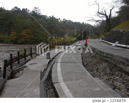 新潟県　中越地震の傷跡 1258876