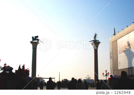 イタリア　～ベネチア・カーニバルに賑わう広場 1262948