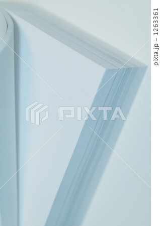 ページをめくった本 ページをめくった本 1263361